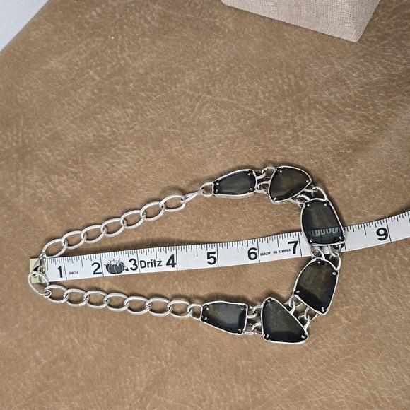 Vintage Avon Silver Tone Green Blue Green Necklace - Picture 5 of 8